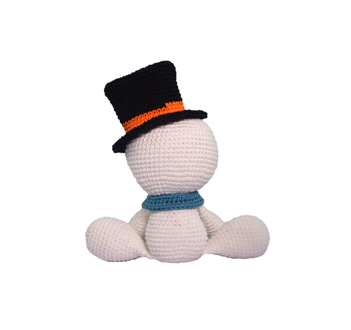 CIRCULO Amigurumi Kit Christmas Collection - Snowman, Clear Easy to Follow Instructions - Intermediate Level - 1 Crochet Kit