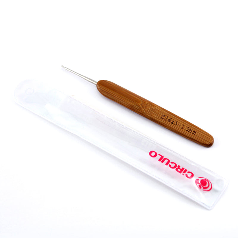 Bamboo Handle Crochet Hook by Círculo, Variety Sizes