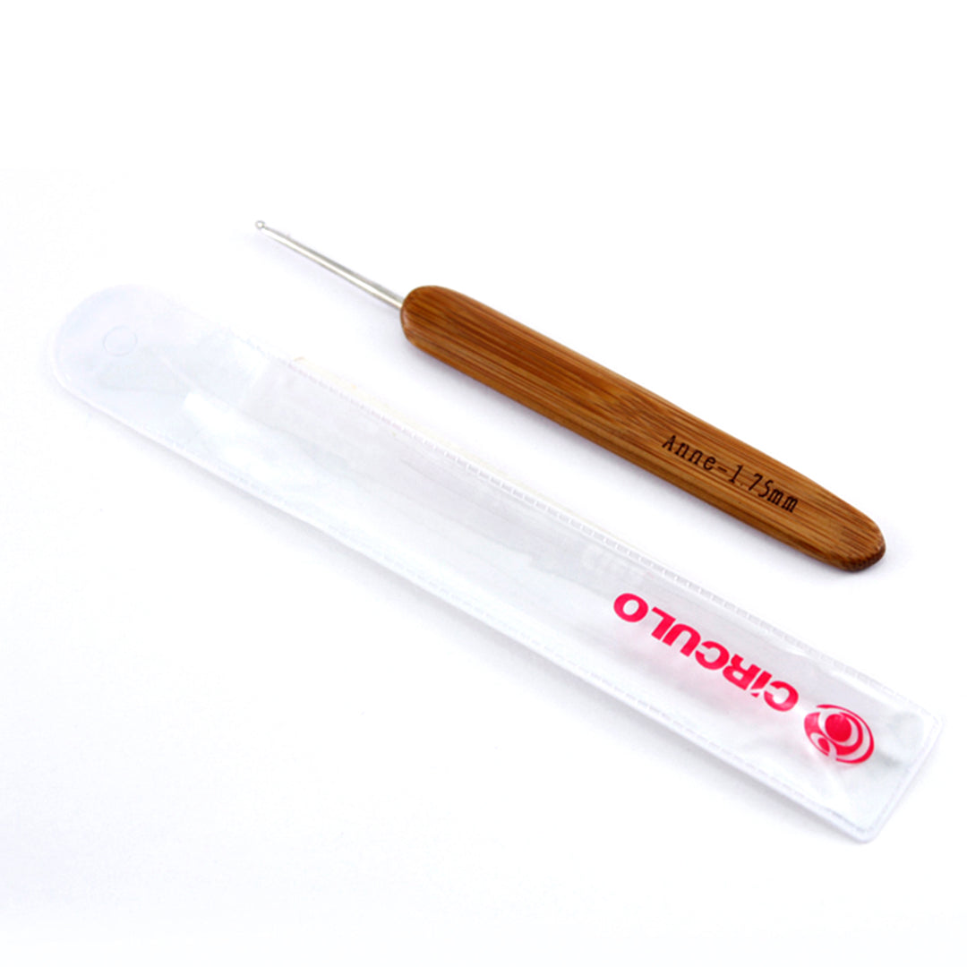 Bamboo Handle Crochet Hook by Círculo, Variety Sizes