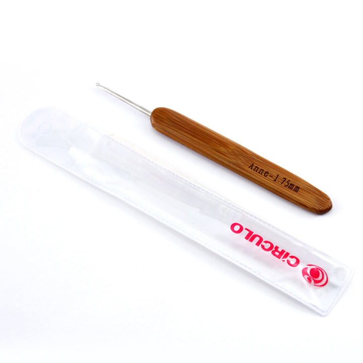 Bamboo Handle Crochet Hook by Círculo, Variety Sizes
