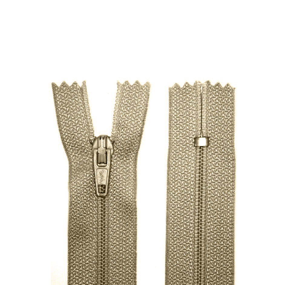 Avanti 100% Polyester Zippers for Tailor Sewing Crafts,  22 inch (55cm),  Bag of 25 pcs (41 colors)