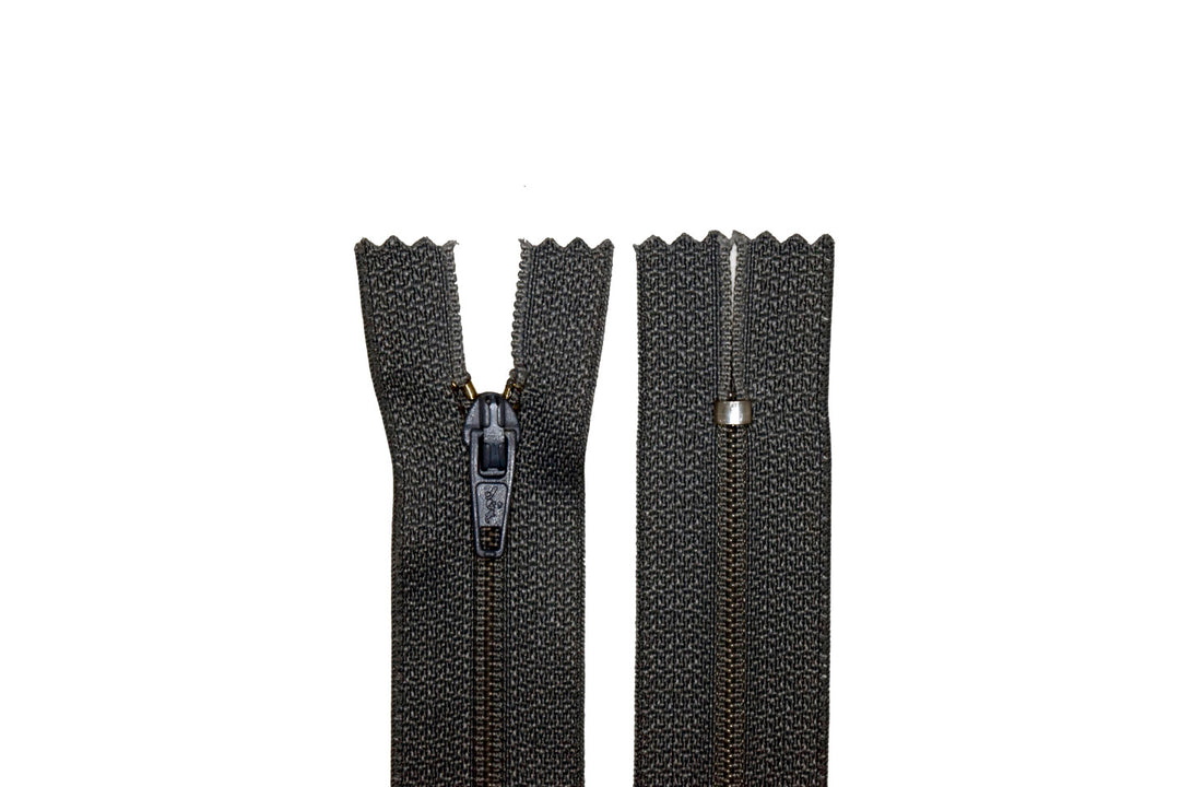 100% Nylon Zippers for Sewing Crafts, 7" inch, 1 Piece, 30 Colors