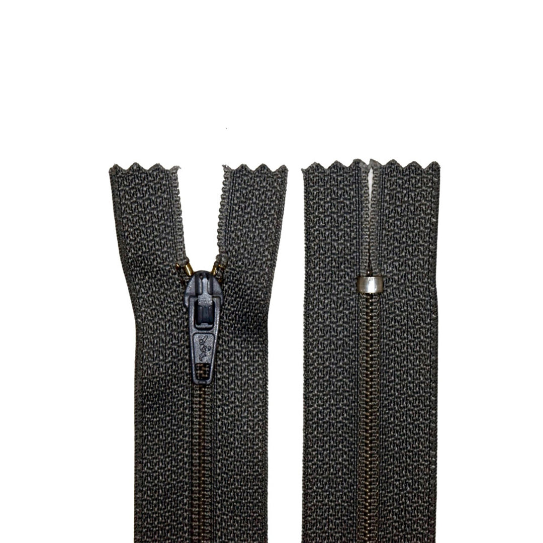 Avanti 100% Polyester Zippers for Tailor Sewing Crafts,  9 inch (23 cm),  Bag of 25 pcs (39 colors)