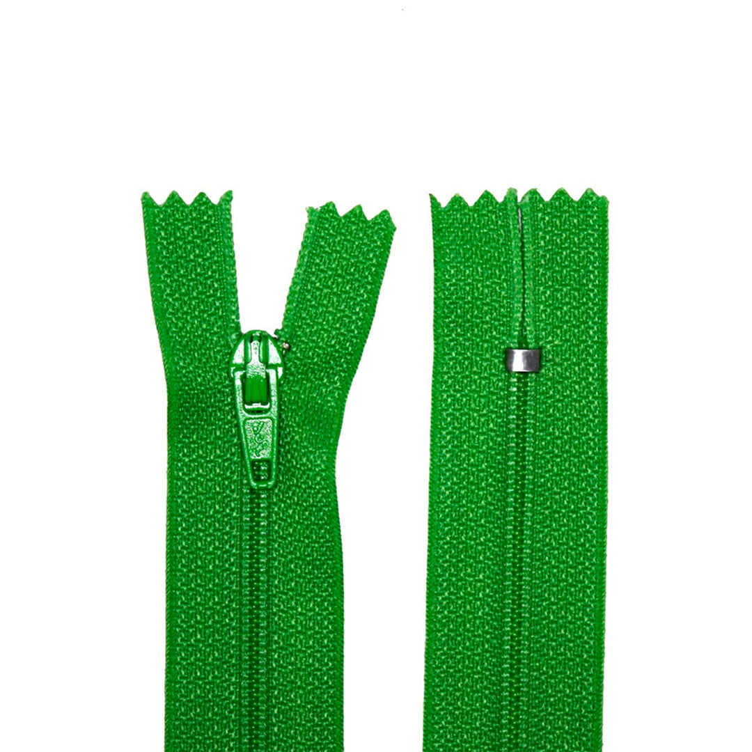 Avanti 100% Polyester Zippers for Tailor Sewing Crafts,  9 inch (23 cm),  Bag of 25 pcs (39 colors)
